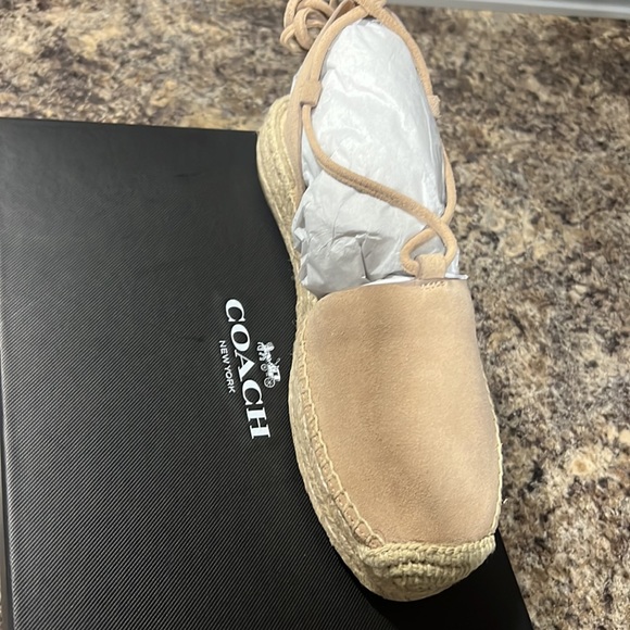 Coach - Picture 2 of 2